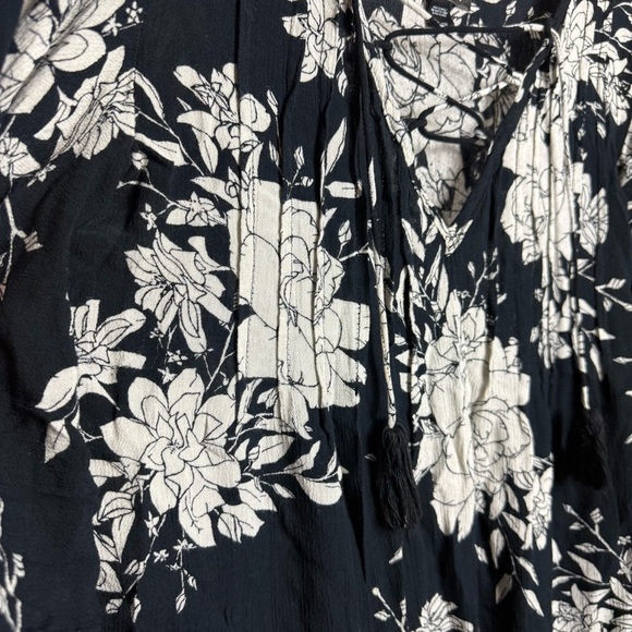 Ray of Light Billabong floral top - Picture 6 of 8